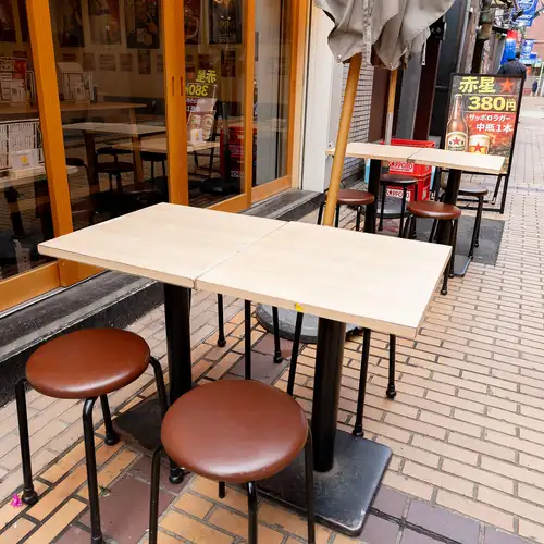 開放感抜群！店外でも乾杯