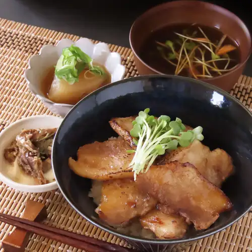 十勝生まれの豚丼定食