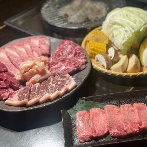 【当店1番人気◎】上のお肉を盛り合わせたその名も寄つ場のジョー　8778円(税込)