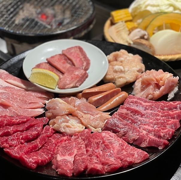 【コスパ最高◎】寄つ場盛り6138円(税込)、大皿一杯のお肉にこのお値段♪