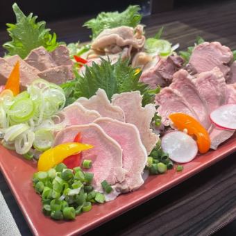[Very popular!] Sangen pork sashimi platter