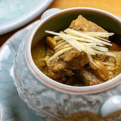 【伝統の味】ゲーン・ハンレー◆じっくりと煮込んだ豚バラ肉が絶品！