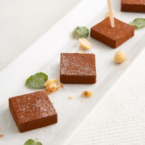 Whiskey-flavored raw chocolate "RICH RENGA"