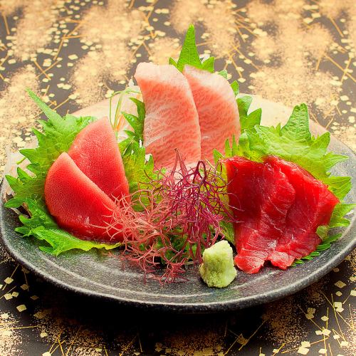 3 points of tuna sashimi