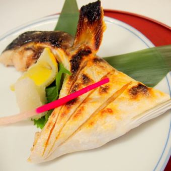 ブリカマ塩焼き