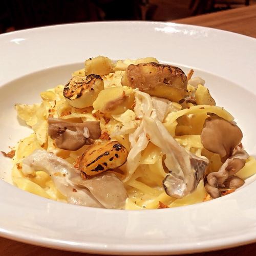 NALAパスタ　栗ときのこのカルボナーラ