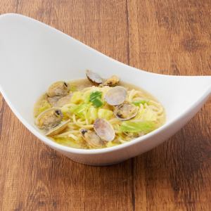 春野菜のたっぷりあさりのスープパスタ