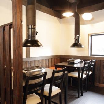 【2nd floor / table seat】 4 seats × 4 tables.6 seats × 1 table.