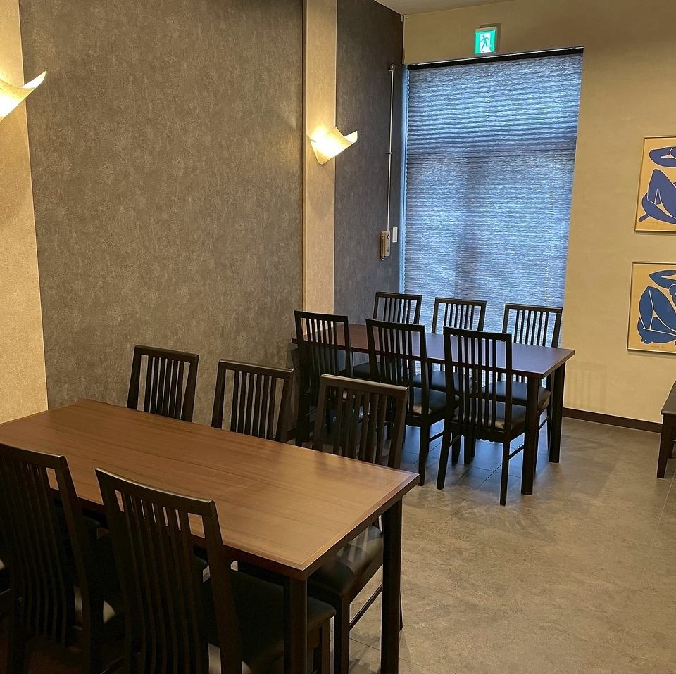 最大16名様までご利用可能な個室ございます。