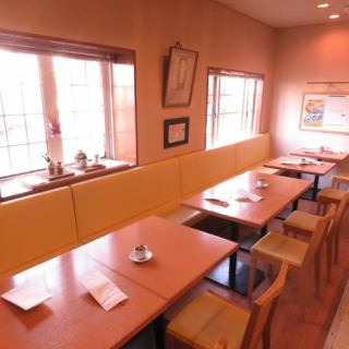 A table seat can be used from 2 people up to 12 people ♪