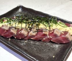 炙り本マグロの辛子山芋がけ