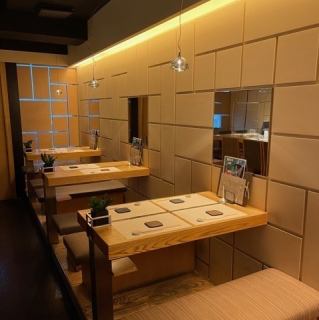 ◇Table seats◇ Recommended for everyday use, girls' gatherings, and meals.Please contact us if you have any concerns about seating information.Please drop by our stylish store where conversation flows easily.