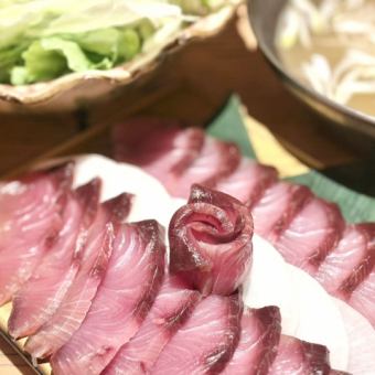 【丹的招牌涮涮锅套餐，根据季节更换食材】共6道菜，包含2小时畅饮。