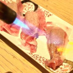 佐賀黒毛和牛の炙り肉寿司（３貫）