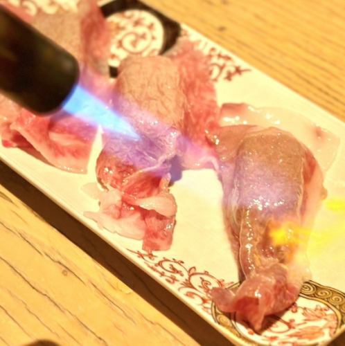 佐賀黒毛和牛の炙り肉寿司（３貫）