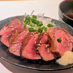 黒毛和牛の網巻きレバテキ