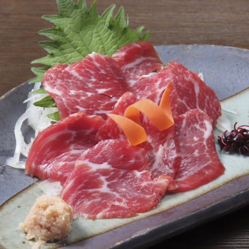 鮮度抜群の極上馬刺し