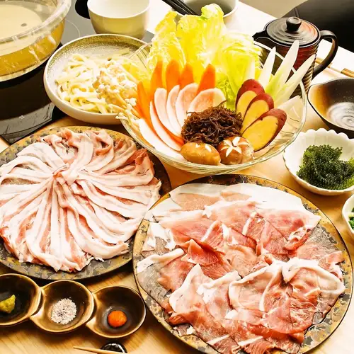 Pineapple Pork Agu Pork Shabu-Shabu Set (1 serving) ¥4,400 (tax included)