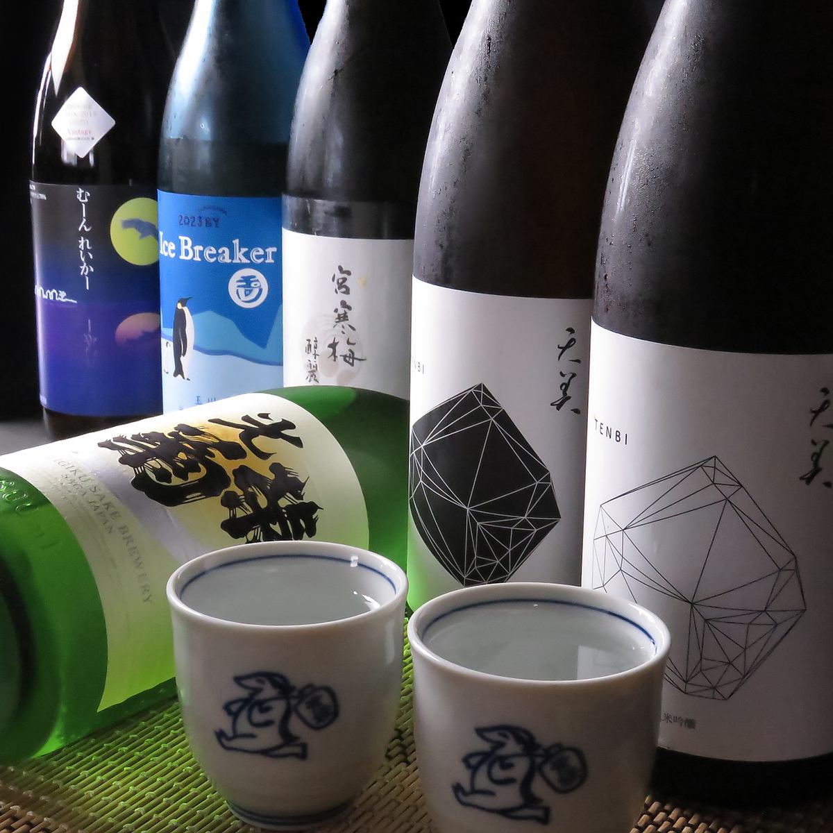 洋食、和食、日本酒を始めとした各種お酒取り揃えております。