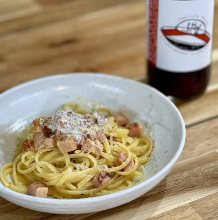 8,000日元 全套餐、单点、烤牛肉、鱼类菜肴、意大利面或米饭、甜点