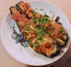 Turkish-style fried eggplant with onion, tomato and spiced jelly