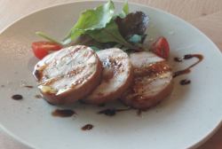 鶏の燻製ロール巻き