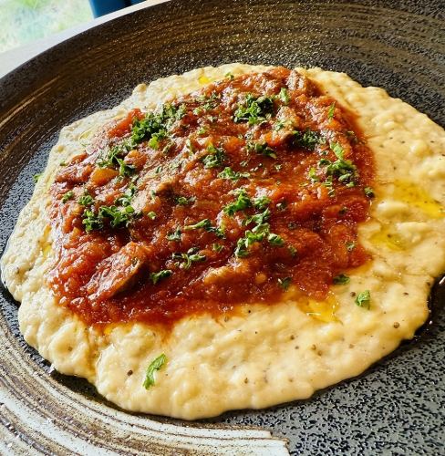 飛騨牛すじのトマト煮込みとナスチーズのペースト