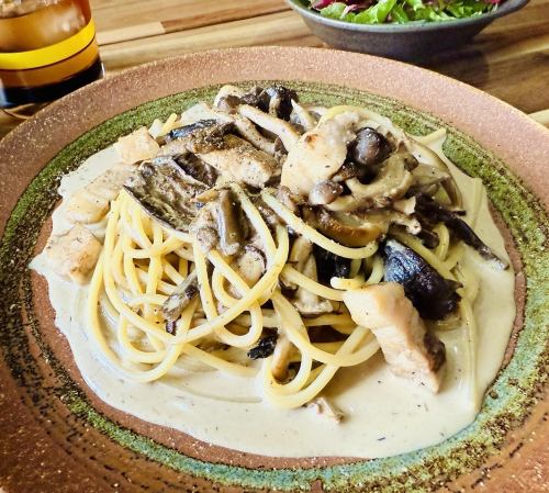 知多豚ときのこのポルチーニクリームパスタ