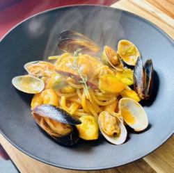 海老のブイヤベース風トマトソースパスタ