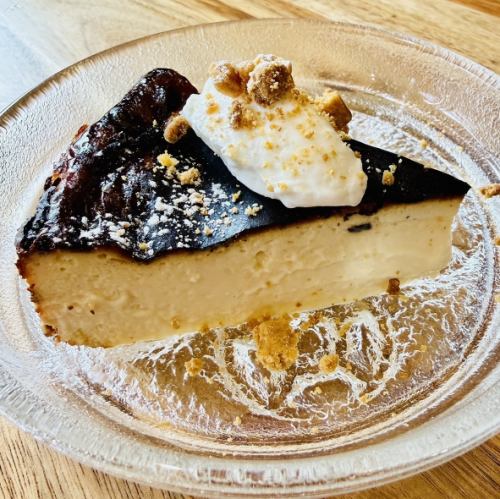 ヨーグルト麹のバスクチーズケーキ