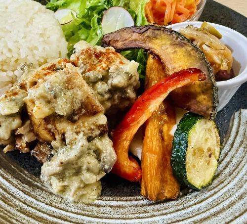 国産若鶏のポワレ ～きのこクリームソース～