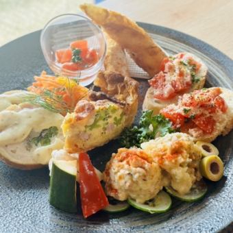 飲み放題＆大皿アラカルトお得６０００円プラン！