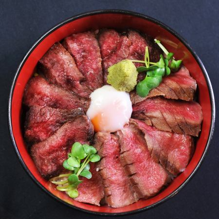 Charcoal-grilled rice bowl with red beef and beef tongue