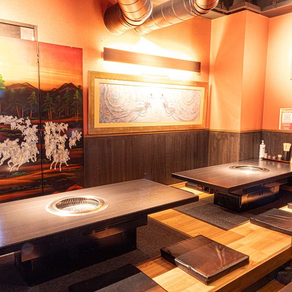 【落ち着いた雰囲気で、ゆったりとお食事を楽しめるお店】内装は和テイストの落ち着いた雰囲気で、少人数利用も大歓迎です!お一人様でも気兼ねなくご利用OKいただけます♪ぜひ、至福のひとときを心ゆくまでお過ごしください♪