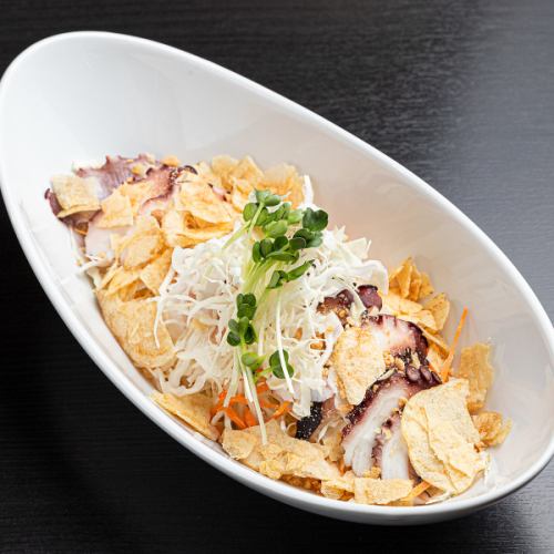 【タコがプリプリ新鮮♪】シャキシャキ新鮮!タコサラダ858円(税込)