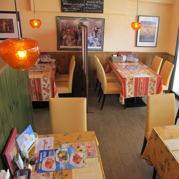 The table seats by the window are bright and you can spend a pleasant lunch time.Lunch time is limited to weekdays, and there are various daily lunch sets and lunch courses on Saturdays and Sundays.