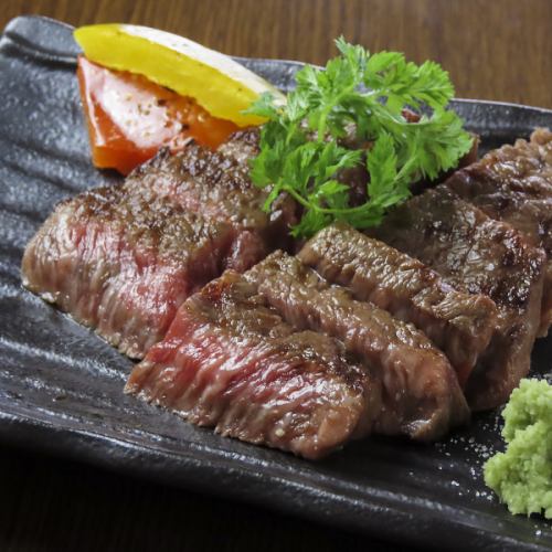 Our recommendation!!! Charcoal-grilled steak♪