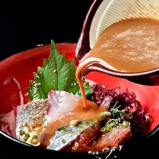 【美味】博多特產，精緻新鮮的“博多芝麻青花魚”