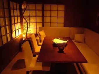完全個室で接待やデートで人気のお部屋です。別途お部屋代がかかります。