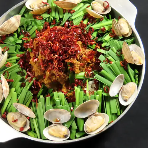 暑さ吹き飛ばす「台湾カレーもつ鍋」は 夏に一押し！