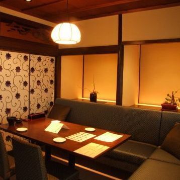 和の趣溢れる古民家風完全個室空間。涼をとりながら楽しむ宴会に