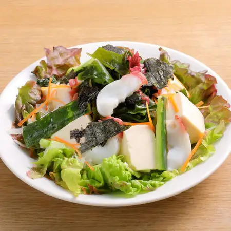 タコとたたき胡瓜の豆富サラダ