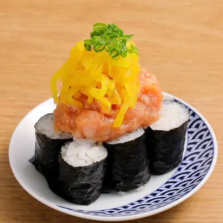 アテ巻きネギトロと沢庵