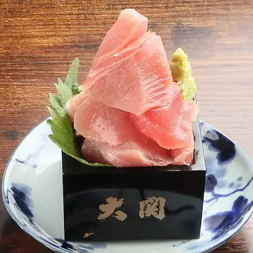 一道經典且受歡迎的鮪魚菜餚