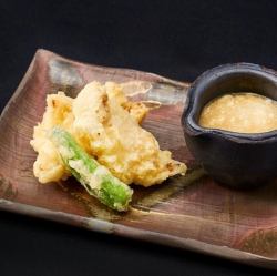 塩麹の旨味とり天　玉子あんかけ添え