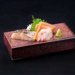 お造り盛り合わせ三種 一種二貫