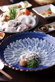 【活てっちり上コース】湯引きやてっさ、鍋セットなど含む全6品8250円(税込)