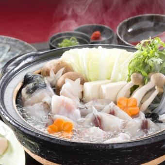 【活てっちり特上コース】湯引きやたたきにぎり、唐揚げ、焼ふぐなど含む全9品11000円(税込)