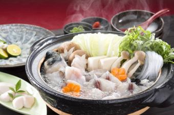 【活てっちり特上コース】湯引きやたたきにぎり、唐揚げ、焼ふぐなど含む全9品11000円(税込)