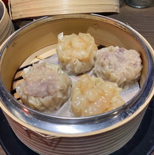 Assortment of 2 kinds of famous shumai meat and shrimp